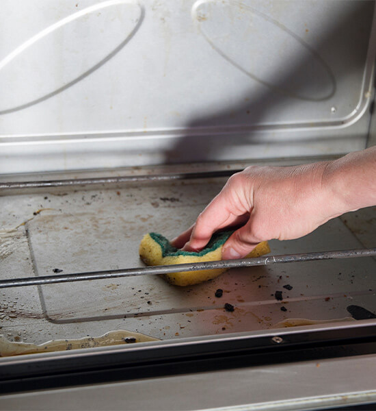 Cómo limpiar un horno que está muy sucio